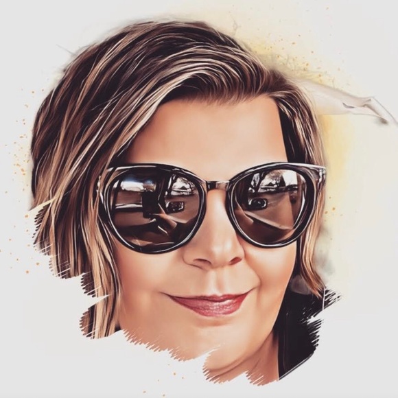 Meet your Posher, Rachel - Picture 1 of 1